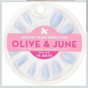 Olive & June Press On Nails Lavender